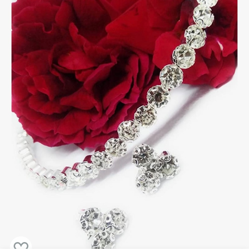 American Diamond luxurious and stylish stone necklace set with matching earrings - Picture 4 of 8